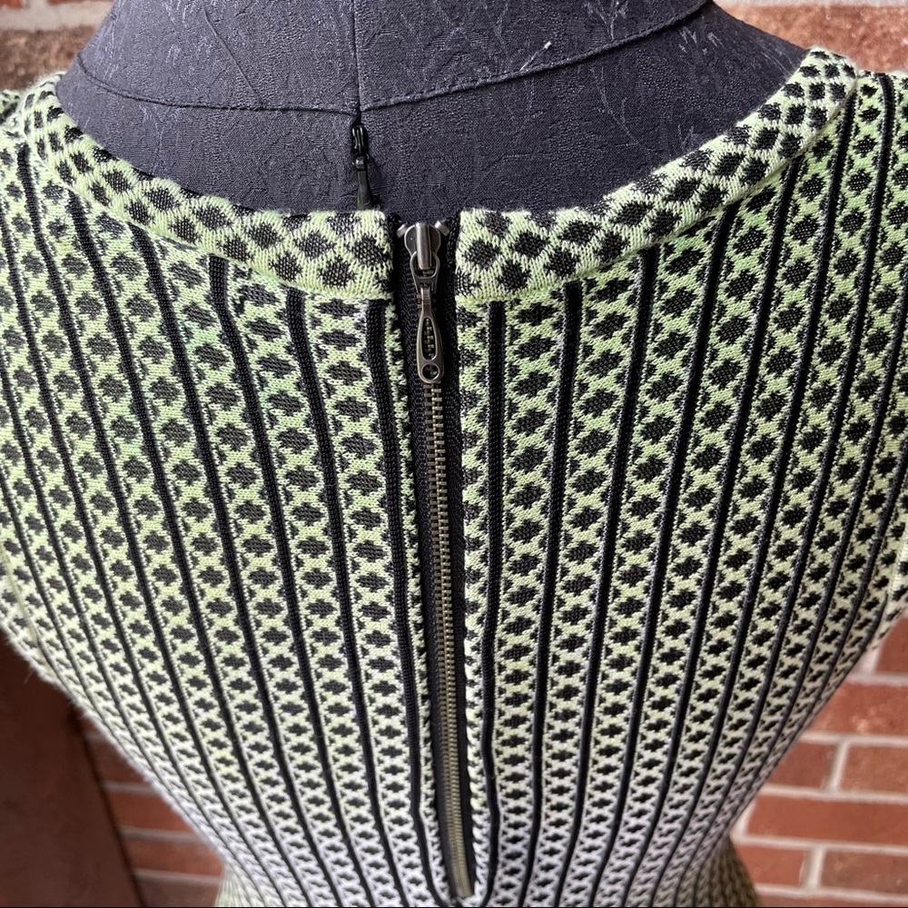 Nic+Zoe green and black top - Picture 4 of 5
